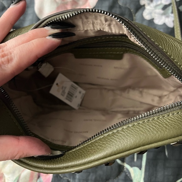 NWT Michael Kors Ginny Camera Bag - Picture 3 of 5